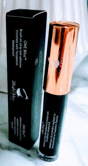 Open image in slideshow, ONE Bliss™ Brush-On Lash Adhesive

